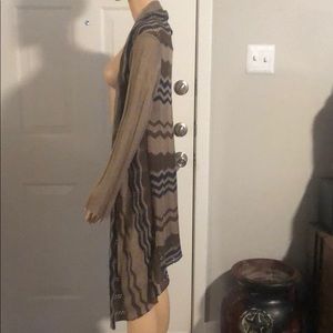 Light weight cardigan size medium.